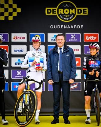 Ronde van Vlaanderen Women 2026 Cycling Race OUDENAARDE, BELGIUM - APRIL 05 : Vollering Demi (NED) of FDJ United - SUEZ and Lappartient David (FRA) president of UCI during the 23rd edition of Ronde van Vlaanderen Women an UCI Women s World Tour 1.WWT one day cycling road race for Women Elite of 164 km with start in Oudenaarde and finish in Oudenaarde on April 5, 2026 in Oudenaarde, Belgium, 05 04 2026 ( Motordriver Serge Seynaeve -  Copyright: xTomasxSiskx