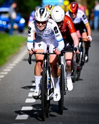 Ronde van Vlaanderen Women 2026 Cycling Race OUDENAARDE, BELGIUM - APRIL 05 : Vollering Demi (NED) of FDJ United - SUEZ during the 23rd edition of Ronde van Vlaanderen Women an UCI Women s World Tour 1.WWT one day cycling road race for Women Elite of 164 km with start in Oudenaarde and finish in Oudenaarde on April 5, 2026 in Oudenaarde, Belgium, 05 04 2026 ( Motordriver Serge Seynaeve -  Copyright: xTomasxSiskx