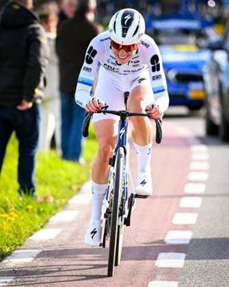 Ronde van Vlaanderen Women 2026 Cycling Race OUDENAARDE, BELGIUM - APRIL 05 : Vollering Demi (NED) of FDJ United - SUEZ during the 23rd edition of Ronde van Vlaanderen Women an UCI Women s World Tour 1.WWT one day cycling road race for Women Elite of 164 km with start in Oudenaarde and finish in Oudenaarde on April 5, 2026 in Oudenaarde, Belgium, 05 04 2026 ( Motordriver Serge Seynaeve -  Copyright: xTomasxSiskx