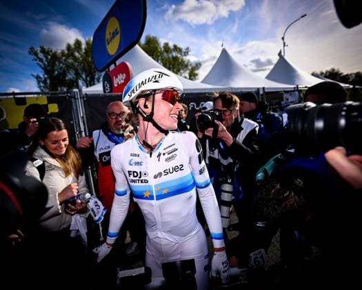 Ronde van Vlaanderen Women 2026 Cycling Race OUDENAARDE, BELGIUM - APRIL 05 : Vollering Demi (NED) of FDJ United - SUEZ celebrates after winning the 23rd edition of Ronde van Vlaanderen Women an UCI Women s World Tour 1.WWT one day cycling road race for Women Elite of 164 km with start in Oudenaarde and finish in Oudenaarde on April 5, 2026 in Oudenaarde, Belgium, 05 04 2026 ( Motordriver Serge Seynaeve -  Copyright: xTomasxSiskx