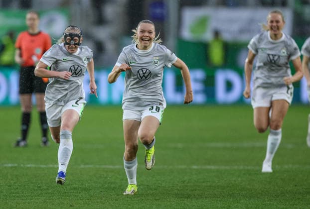 GER, Jena, Carl Zeiss Jena vs Vfl Wolfsburg, DFB Pokal Frauen, Fußball, DFB, Spielzeit 2025 2026, ad hoc Arena im Ernst Abbe Sportfeld, Halbfinale im Bild Vfl Wolfsburg win 5 4 on penalties after goals against Carl Zeiss Jena, Joy, emotions after the victory, Anny Kerim Lindland VfL Wolfsburg Women 38 DFB DFL REGULATIONS PROHIBIT ANY USE OF PHOTOGRAPHS AS IMAGE SEQUENCES AND OR QUASI VIDEO, 05 04 2025 Copyright: HMBxMedia HendrikxHamelau