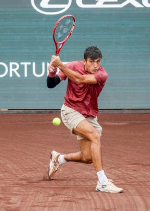 HOUSTON, TX - APRIL 05: Roman Andres Burruchaga (ARG) in action during the singles finals of the Men™s Clay Court Championship on April 5, 2026 at River Oaks Country Club in Houston, Texas. (Photo by Leslie Plaza Johnson Icon Sportswire) TENNIS: APR 05 US Men s Clay Court Championship EDITORIAL USE ONLY Icon260405071