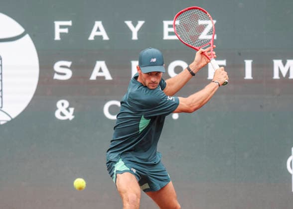 HOUSTON, TX - APRIL 05: Tommy Paul (USA) in action during the singles finals of the Men™s Clay Court Championship on April 5, 2026 at River Oaks Country Club in Houston, Texas. (Photo by Leslie Plaza Johnson Icon Sportswire) TENNIS: APR 05 US Men s Clay Court Championship EDITORIAL USE ONLY Icon260405080