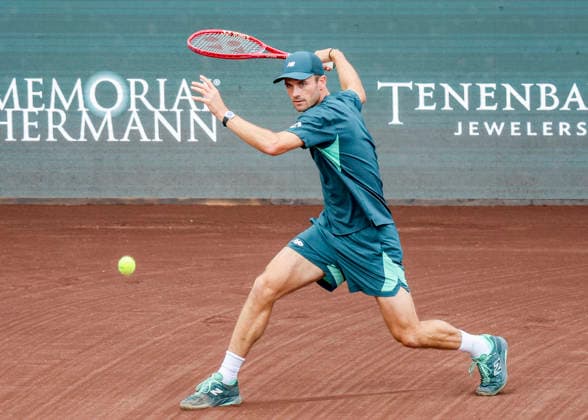 HOUSTON, TX - APRIL 05: Tommy Paul (USA) in action during the singles finals of the Men™s Clay Court Championship on April 5, 2026 at River Oaks Country Club in Houston, Texas. (Photo by Leslie Plaza Johnson Icon Sportswire) TENNIS: APR 05 US Men s Clay Court Championship EDITORIAL USE ONLY Icon260405050