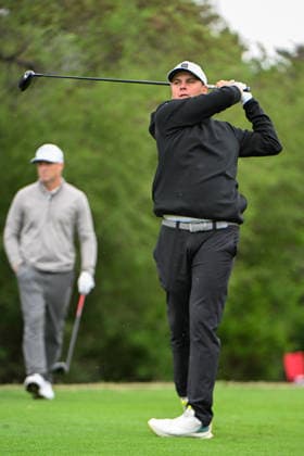 SAN ANTONIO, TX - APRIL 05: Sami Valimaki (FIN) watches his tee shot on 9 during the third round of the Valero Texas Open on April 5, 2026, at the AT&T Oaks Course at TPC San Antonio, San Antonio, Texas. (Photo by Ken Murray Icon Sportswire) GOLF: APR 05 PGA, Golf Herren Valero Texas Open EDITORIAL USE ONLY Icon2604050144