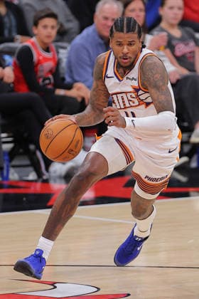 CHICAGO, IL - APRIL 05: Jalen Green 4 of the Phoenix Suns drives to the basket during the second half against the Chicago Bulls on April 5, 2026 at the United Center in Chicago, Illinois. (Photo by Melissa Tamez Icon Sportswire) NBA, Basketball Herren, USA APR 05 Phoenix Suns at Chicago Bulls EDITORIAL USE ONLY Icon260405029