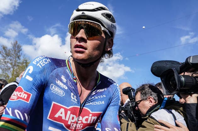 (260406) -- HAALTERT, April 6, 2026 -- Alpecin-Premier Tech s Dutch rider Mathieu van der Poel reacts after the Tour of Flanders cycling race in Haaltert on April 5, 2026. ) (SP)BELGIUM-HAALTERT-CYCLING-TOUR OF FLANDERS PengxZiyang 