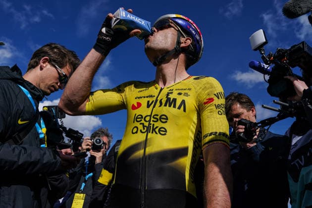 (260406) -- HAALTERT, April 6, 2026 -- Team Visma Lease a Bike s Belgian rider Wout van Aert reacts after the Tour of Flanders cycling race in Haaltert on April 5, 2026. ) (SP)BELGIUM-HAALTERT-CYCLING-TOUR OF FLANDERS PengxZiyang 