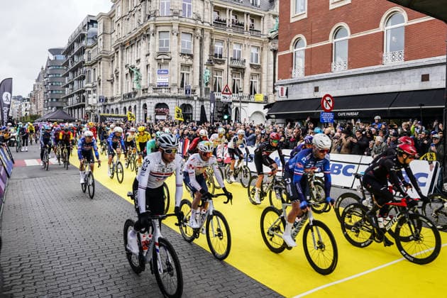 (260406) -- HAALTERT, April 6, 2026 -- Riders compete during the Tour of Flanders cycling race in Haaltert on April 5, 2026. ) (SP)BELGIUM-HAALTERT-CYCLING-TOUR OF FLANDERS PengxZiyang 