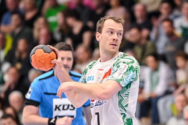 Goeppingen, Germany, 05 04 26 Felix Claar SC Magdeburg in action, on the ball, single action during the Daikin Handball Bundesliga match between FRISCH AUF Goeppingen vs SC Magdeburg at EWS Arena on April 05 2026 in Goeppingen, Germany Photo by Harry Langer DeFodi Images Goeppingen, Germany, 05 04 26 Felix Claar SC Magdeburg controls the Ball during the Daikin Handball Bundesliga match between FRISCH AUF Goeppingen vs SC Magdeburg at EWS Arena on April 5, 2026 in Goeppingen, Germany Photo by Harry Langer DeFodi Images Photo by Harry Langer DeFodi Images