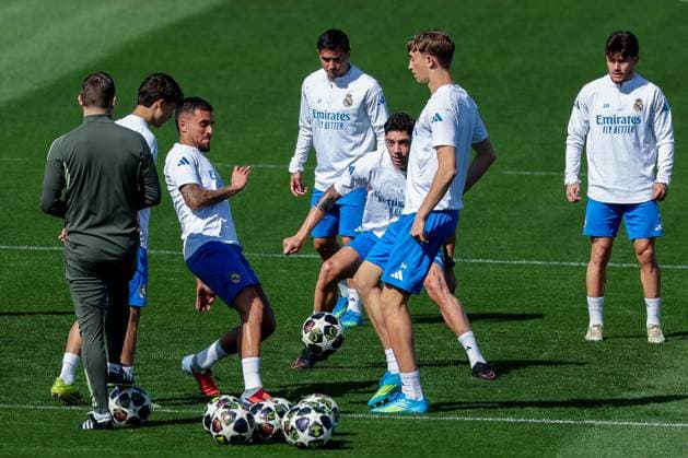 Daniel Ceballos Fernandez 19 CF Real Madrid and Dean Huijsen 24 CF Real Madrid as well as Federico Santiago Valverde Dipetta 7 CF Real Madrid during training, Brahim Diaz 21 CF Real Madrid and Francisco Jose Fran Garcia Torres 20 CF Real Madrid watch, training, CF Real Madrid, football, men, UEFA Champions League, season 2025 2026, final training before the quarter final first leg against FC Bayern Munich, 06 04 2026 Valdebebas near Madrid Madrid Spain Copyright: xkolbert-press MartinxAgüerax