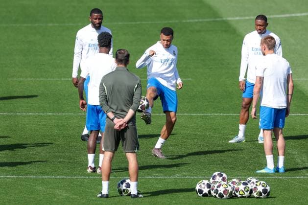 Kylian Mbappe 10 CF Real Madrid on the ball during the training match, you can also see Antonio Ruediger 22 CF Real Madrid , Vinicius Paixao de Oliveira Junior Vini Jr 7 CF Real Madrid , David Alaba 4 CF Real Madrid , Training, CF Real Madrid, Soccer, Men, UEFA Champions League, Season 2025 2026, Final training before the quarter final first leg Quarter Finals 1st Leg against FC Bayern Munich, 06 04 2026 Valdebebas near Madrid Madrid Spain Copyright: xkolbert-press MartinxAgüerax