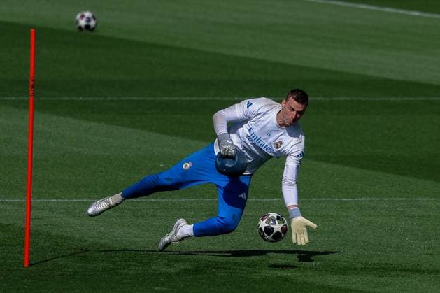 Andriy Lunin 13 CF Real Madrid during warm up, training, CF Real Madrid, football, men, UEFA Champions League, season 2025 2026, final training before the quarter finals first leg against FC Bayern Munich, 06 04 2026 Valdebebas near Madrid Madrid Spain Copyright: xkolbert-press MartinxAgüerax