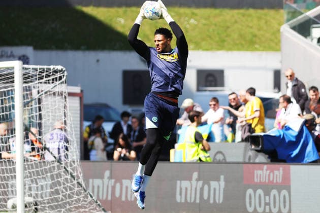 warms up prior to the Serie A soccer match between Udinese and Como at the Bluenergy Stadium in Udine, north east Italy - Monday, April 06,2026 - soccer  Copyright: xAndreaxBressanutti LaPressex