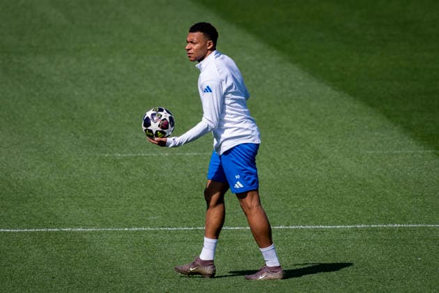 Real Madrid CF Training Session And press conference, PK, Pressekonferenz - UEFA Champions League 2025 26 Quarter-Final First Leg MADRID, SPAIN - APRIL 6: Kylian Mbappe of Real Madrid is seen training during the training session and press conference ahead of the UEFA Champions League 2025 26 Quarter-Final First Leg against FC Bayern München at Ciudad Real Madrid on April 6, 2026 in Madrid, Spain. Valdebebas Ciudad Real Madrid Madrid Spain Copyright: xAlbertoxGardinx AGardin_20260606_Foot_Champ_Real_Madrid_PC_0627