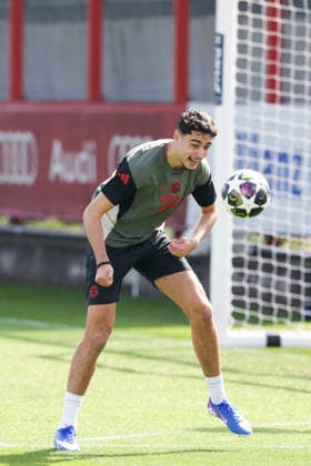 Aleksandar Pavlovic FC Bayern Muenchen, 45 laughs, GER, final training, FC Bayern Muenchen, football, UEFA Champions League, quarter-final, first leg, 2025 2026 season, 06 04 2026, GER, final training, FC Bayern Muenchen, football, UEFA Champions League, quarter-final, first leg, 2025 2026 season, 06 04 2026 Muenchen Copyright: xEibner-Pressefoto JennixMaulx EP_JML