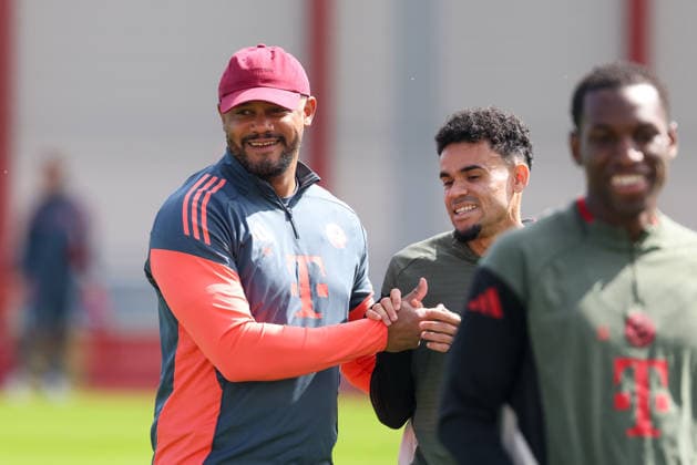 Vincent Kompany FC Bayern Muenchen, head coach laughs, with Luis Diaz FC Bayern Muenchen, 14 , GER, final training, FC Bayern Muenchen, football, UEFA Champions League, quarter-final, first leg, 2025 2026 season, 06 04 2026, GER, final training, FC Bayern Muenchen, football, UEFA Champions League, quarter-final, first leg, 2025 2026 season, 06 04 2026 Muenchen Copyright: xEibner-Pressefoto JennixMaulx EP_JML