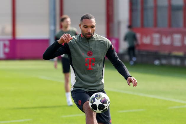 Jonathan Tah FC Bayern Muenchen, 04 with ball, GER, final training, FC Bayern Muenchen, football, UEFA Champions League, quarter-final, first leg, 2025 2026 season, 06 04 2026, GER, final training, FC Bayern Muenchen, football, UEFA Champions League, quarter-final, first leg, 2025 2026 season, 06 04 2026 Muenchen Copyright: xEibner-Pressefoto JennixMaulx EP_JML