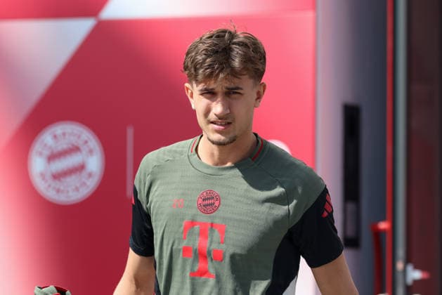 Tom Bischof FC Bayern Muenchen, 20 , GER, Final training, FC Bayern Muenchen, Football, UEFA Champions League, Quarter-final, First leg, 2025 2026 season, 06 04 2026, GER, Final training, FC Bayern Muenchen, Football, UEFA Champions League, Quarter-final, First leg, 2025 2026 season, 06 04 2026 Muenchen Copyright: xEibner-Pressefoto JennixMaulx EP_JML