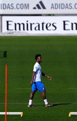 April 6, 2026, Madrid, Madrid, Spain: Vinicius Junior during the training day of Real Madrid ahead the UEFA Champions League 2025 26, Quarter-finals First Leg, football match against FC Bayern Munich at Ciudad Deportiva Real Madrid on April 06, 2026, in Valdebebas, Madrid, Spain. Madrid Spain - ZUMAa181 20260406_zaa_a181_034 Copyright: xDennisxAgyemanx