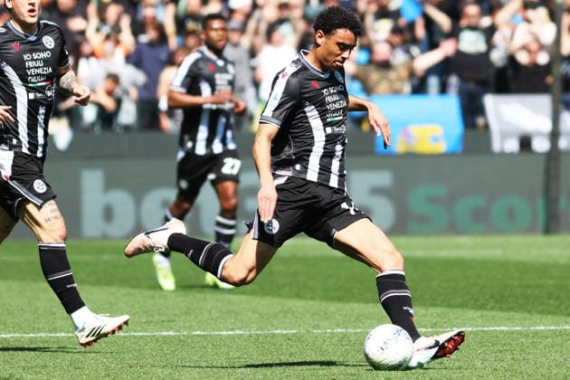 Udinese s Arthur Atta during the Serie A soccer match between Udinese and Como at the Bluenergy Stadium in Udine, north east Italy - Monday, April 06,2026 - soccer  Copyright: xAndreaxBressanutti LaPressex