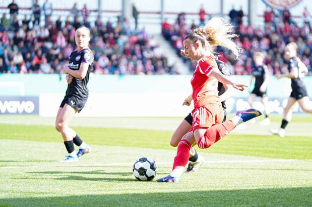 Arianna Caruso 27 Bayern in action at the DFB Cup semi-final FC Bayern Munich SGS Essen on 06 04 2026 in Munich FC Bayern Campus Bayern Germany