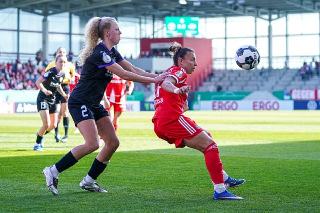 Julie Terlinden 2 Essen and Arianna Caruso 27 Bayern in action at the DFB Cup semi-final FC Bayern Munich SGS Essen on 06 04 2026 in Munich Munich FC Bayern Campus Bayern Germany