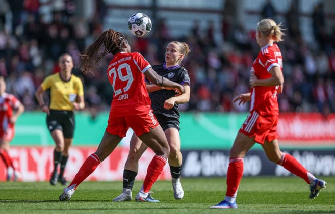 GER, Munich, FC Bayern Munich vs SGS Essen, DFB Pokal Women, Football, DFB, Season 2025 2026, FC Bayern Campus, Semifinal pictured from l Edna Imade Bayern Munich , Paulina Platner SGS Essen Women 25 DFB DFL REGULATIONS PROHIBIT ANY USE OF PHOTOGRAPHS AS IMAGE SEQUENCES AND OR QUASI VIDEO, 06 04 2026 Copyright: HMBxMedia HendrikxHamelau
