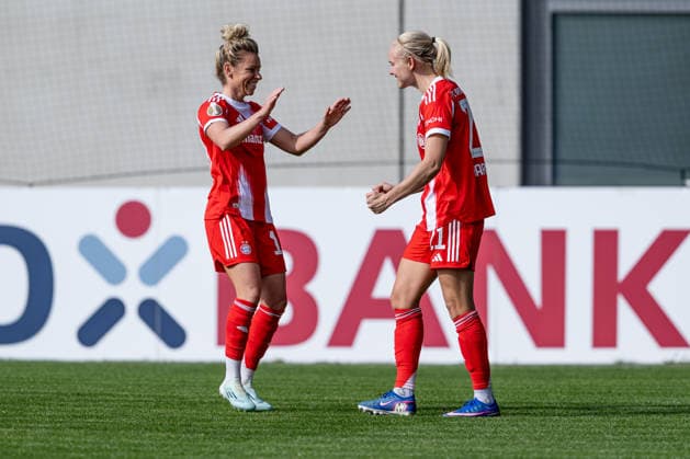 Linda Dallmann FC Bayern Muenchen Frauen, 10 celebrates with Pernille Harder FC Bayern Muenchen Frauen, 21 her goal for 2 0 GER, FC Bayern Muenchen Frauen vs SGS Essen, Football, DFB Pokal, Semifinal, Season 2025 2026, 06 04 2026 DFL DFB REGULATIONS PROHIBIT ANY USE OF PHOTOGRAPHS as IMAGE SEQUENCES and or QUASI VIDEO GER, FC Bayern Muenchen Frauen vs SGS Essen, Football, DFB Pokal, Semi-final, Season 2025 2026, 06 04 2026 Muenchen Copyright: xEibner-Pressefoto HeikexFeinerx EP_HFR