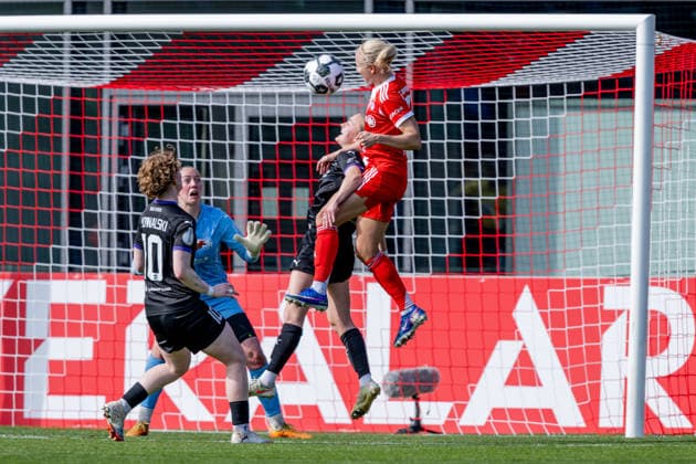 Pernille Harder FC Bayern Muenchen Frauen, 21 during her goal for 2 0 against Luisa Palmen Goalkeeper, SGS Essen, 21 and her front men GER, FC Bayern Muenchen Frauen vs SGS Essen, Football, DFB Pokal, Semifinal, Season 2025 2026, 06 04 2026 DFL DFB REGULATIONS PROHIBIT ANY USE OF PHOTOGRAPHS as IMAGE SEQUENCES and or QUASI VIDEO GER, FC Bayern Muenchen Frauen vs SGS Essen, Football, DFB Pokal, Semi-Final, Season 2025 2026, 06 04 2026 Muenchen Copyright: xEibner-Pressefoto HeikexFeinerx EP_HFR