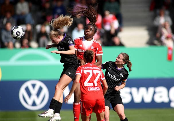 Football, Women, 2025 2026 season, FC Bayern Munich SGS Essen, DFB Cup, semi-final, Campus 3 0 by Edna Imade FC Bayern Munich goal, header goal