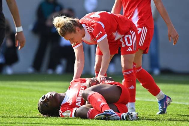 Edna IMADE FCB with pain on the ground after scoring the 3-0 goal with Linda DALLMANN FCB ,restrained cheering FC Bayern Muenchen SGS Essen Soccer DFB Pokal Semifinal Women on 06 04 2026 FC BAYERN CAMPUS