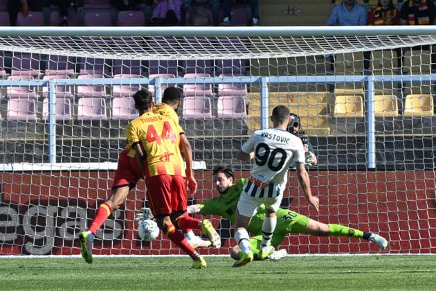 Atalanta s Nikola Krstovic scores a second goal for his team 0-2 during the Serie A Enilive matchday 31 between US Lecce and Atalanta BC at the Stadio Via del Mare in Lecce, Italy, Sunday, April 6, 2026. (Photo Pierluigi Pinto LaPresse)  Copyright: xPierluigixPinto LaPressex