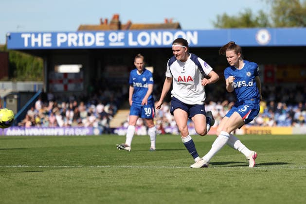 Veerle Buurman of Chelsea Women (5) scores a goal to make the score 2-1 during the Women s FA Cup Quarter Final match between Chelsea Women and Tottenham Hotspur Women at Kingsmeadow Stadium, Kingston, England on 6 April 2026. Copyright: xKenxSparksx 44810009