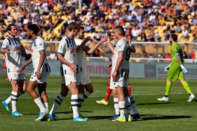 Nikola Krstovic of Atalanta celebrates after scoring a goal with teammates during US Lecce vs Atalanta BC, Italian soccer Serie A match in Lecce, Italy, April 06 2026  Copyright: xEmmanuelexMastrodonato IPAxSportx xipa-agency.netx xx IPA_73788479 IPA_Agency_IPA73788479