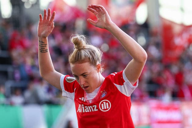 Carolin Simon 30, FC Bayern Munich at the match between FC Bayern Munich v SGS Essen, Football, Women, DFB Cup Women, 2025 2026, Semifinal on 06 04 2026 in Munich, FC Bayern Campus Bayern Germany