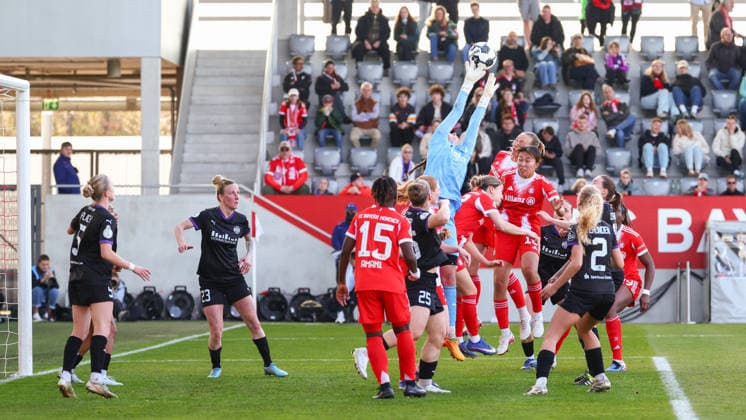 Team FC Bayern Munich and Luisa Palmen 21, SGS Essen at the match between FC Bayern Munich v SGS Essen, Football, Women, DFB Cup Women, 2025 2026, Semi Final on 06 04 2026 in Munich, FC Bayern Campus Bayern Germany