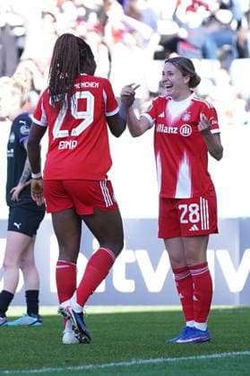 Edna Imade 29 Bayern and Barbara Dunst 28 Bayern celebrate the 4-0 goal during the DFB Cup semi-final FC Bayern Munich SGS Essen on 06 04 2026 in Munich Munich FC Bayern Campus Bayern Germany