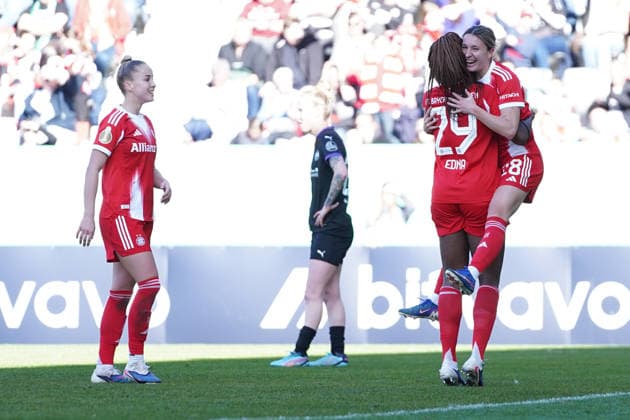 Giulia Gwinn 7 FC Bayern , Edna Imade 29 Bayern and Barbara Dunst 28 Bayern celebrate the 4-0 goal during the DFB Cup semi-final FC Bayern Munich SGS Essen on 06 04 2026 in Munich FC Bayern Campus Bayern Germany