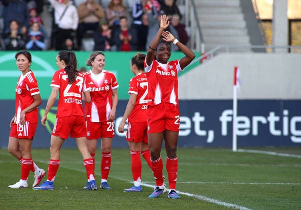 Football, Women, 2025 2026 season, FC Bayern Munich SGS Essen, DFB Cup, semi-final, Campus 4 0 by Edna Imade FC Bayern Munich FC Bayern Munich goal, cheers