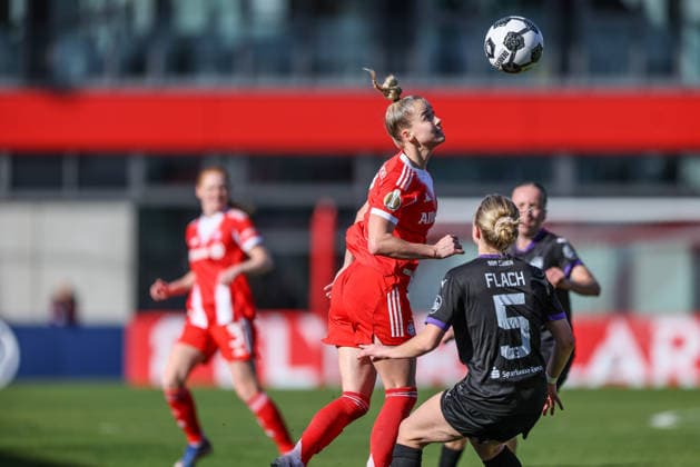 GER, Munich, FC Bayern Munich vs SGS Essen, DFB Pokal Women, Football, DFB, Season 2025 2026, FC Bayern Campus, Semifinal in the picture f l Giulia Gwinn Bayern Munich Women 7 , Paula Flach SGS Essen Women 5 DFB DFL REGULATIONS PROHIBIT ANY USE OF PHOTOGRAPHS AS IMAGE SEQUENCES AND OR QUASI VIDEO, 06 04 2026 Copyright: HMBxMedia HendrikxHamelau