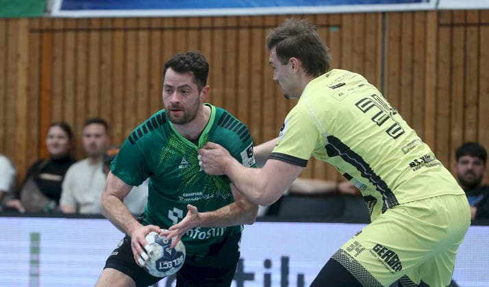 06 04 2026, xfsx, Men, Handball, Season 2025 2026, 3 Liga, Staffel Sued, 16 Matchday Woelfe Wuerzburg SG Koendringen Teningen v li Dominik Schoemig Woelfe Wuerzburg , Bastian Oesterle SG Koendringen Teningen Wuerzburg tectake ARENA Bayern Germany