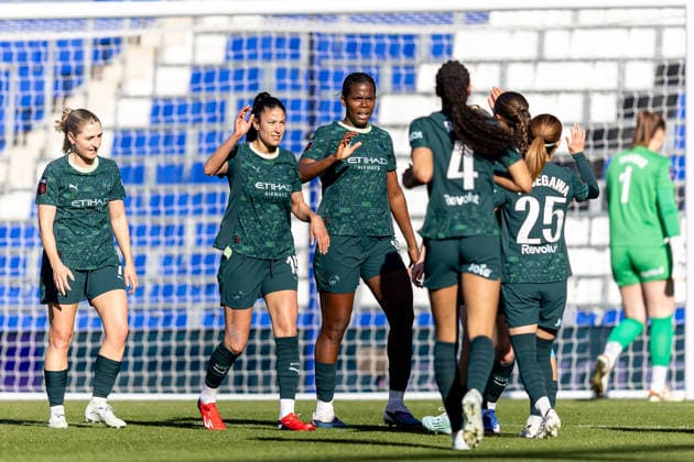 Birmingham City Women v Manchester City Women, Women s FA Cup GOAL scores 1-0 Manchester City Women forward Khadija Shaw (9) scores and celebrates with team mates during the Women s FA Cup match between Birmingham City Women and Manchester City Women at the St Andrew s @ Knighthead Park, Birmingham, UK on 6 April 2026. Birmingham St Andrew s @ Knighthead Park West Midlands UK Editorial use only , Copyright: xManjitxNarotrax PSI-24018-0011