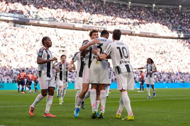 Juventus™ Bremer celebrates after scoring the 1-0 goal for his team during the Serie A soccer match between Juventus Fc and Genoa the Juventus Stadium in Turin, north west Italy - April 6, 2026. - Soccer  Copyright: xFabioxFerrari LaPressex