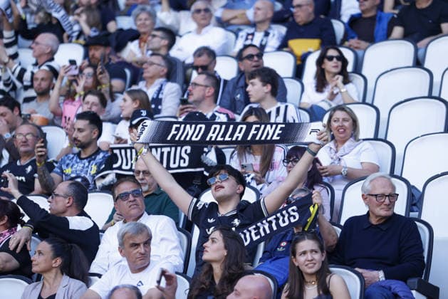 Juventus fans during the Italian Serie A, football match between Juventus FC and Genoa CFC on 06 April 2026 at Allianz Stadium, Turin, Italy. Photo Nderim Kaceli  Copyright: xNderimxKaceli IPAxSportx xipa-agency.netx xx IPA_73790410 IPA_Agency_IPA73790410