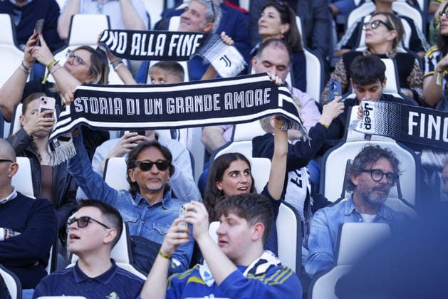 Jkuventus fans during the Italian Serie A, football match between Juventus FC and Genoa CFC on 06 April 2026 at Allianz Stadium, Turin, Italy. Photo Nderim Kaceli  Copyright: xNderimxKaceli IPAxSportx xipa-agency.netx xx IPA_73790411 IPA_Agency_IPA73790411