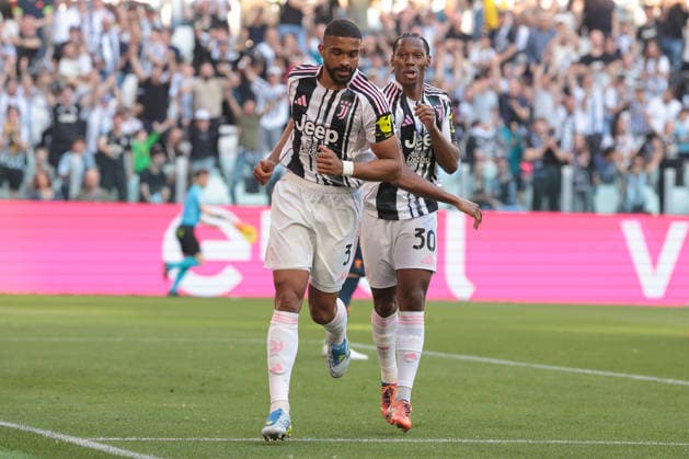 Turin, Italy, 6th April 2026. Gleison Bremer of Juventus celebrates with team mates after scoring to give the hosts a 1-0 lead during the Juventus vs Genoa Serie A match at Allianz Stadium, Turin. Picture credit should read: Jonathan Moscrop Sportimage EDITORIAL USE ONLY. No use with unauthorised audio, video, data, fixture lists, club league logos or live services. Online in-match use limited to 120 images, no video emulation. No use in betting, games or single club league player publications. SPI_004_JM_JUVE_GENOA SPI-4644-0004