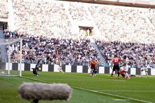 JuventusÕ Weston McKennie scoring the 2-0 goal for his team during the Serie A soccer match between Juventus Fc and Genoa the Juventus Stadium in Turin, north west Italy - April 6, 2026. - Soccer  Copyright: xFabioxFerrari LaPressex