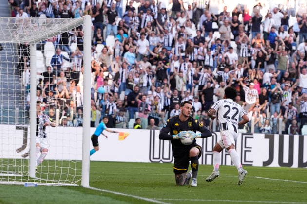 JuventusÕ Weston McKennie scoring the 2-0 goal for his team during the Serie A soccer match between Juventus Fc and Genoa the Juventus Stadium in Turin, north west Italy - April 6, 2026. - Soccer  Copyright: xFabioxFerrari LaPressex