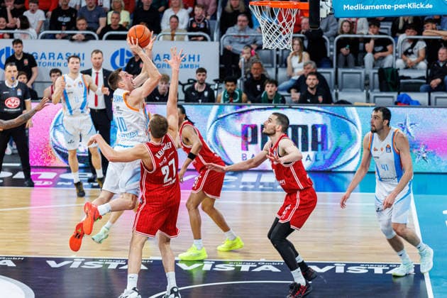 Joe Wieskamp Science City Jena, 10 , Moritz Krimmer BMA365 Bamberg Baskets, 27 , Austin Crowley BMA365 Bamberg Baskets, 85 , Daniel Keppeler BMA365 Bamberg Baskets, 31 , BMA365 Bamberg Baskets vs Science City Jena, Basketball, easyCredit BBL, Matchday 28, 06 04 2026 BMA365 Bamberg Baskets vs Science City Jena, Basketball, easyCredit BBL, Matchday 28, 06 04 2026 Bamberg Copyright: xEibner-Pressefoto G.xSantemizx EP_EER